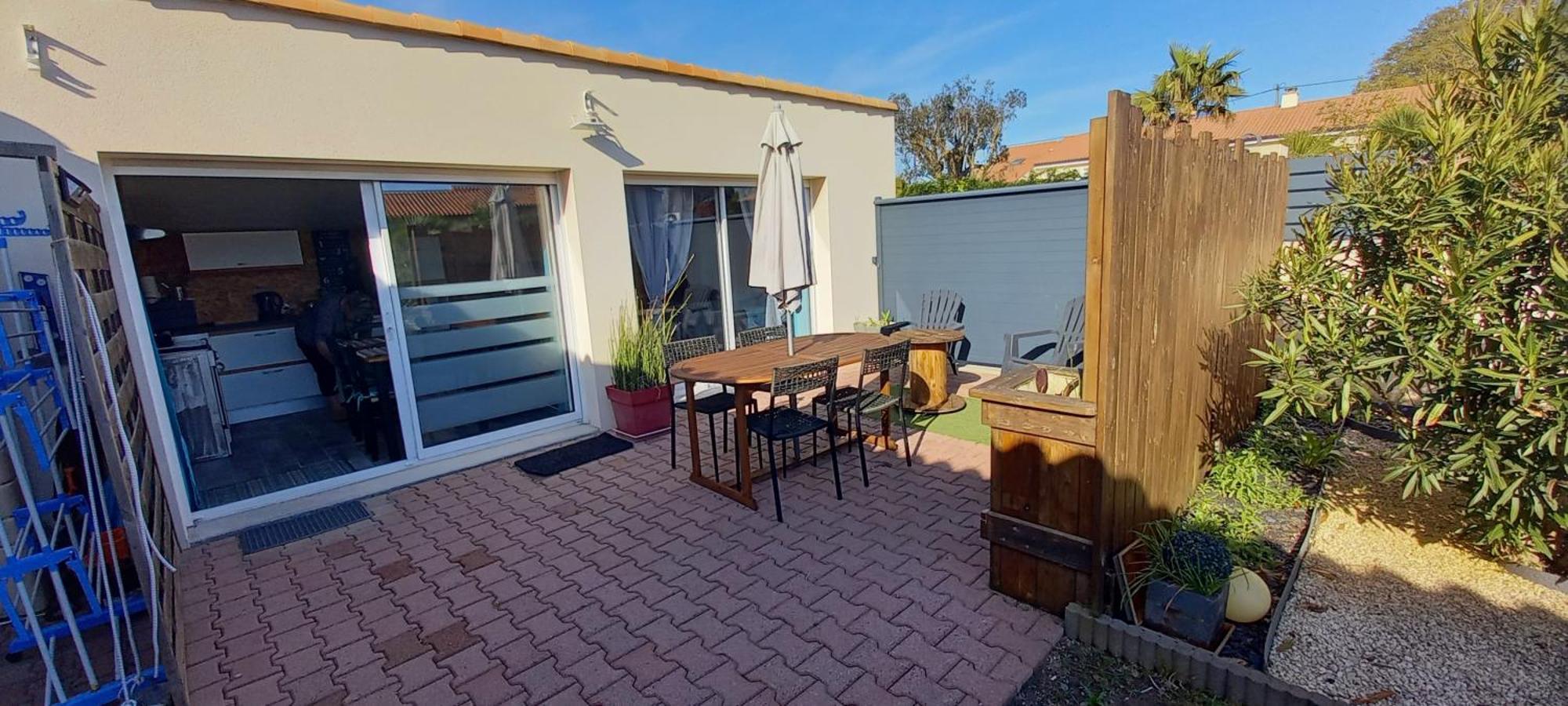 Location Saisonniere Bord De Mer. Apartment Saint-Michel-Chef-Chef